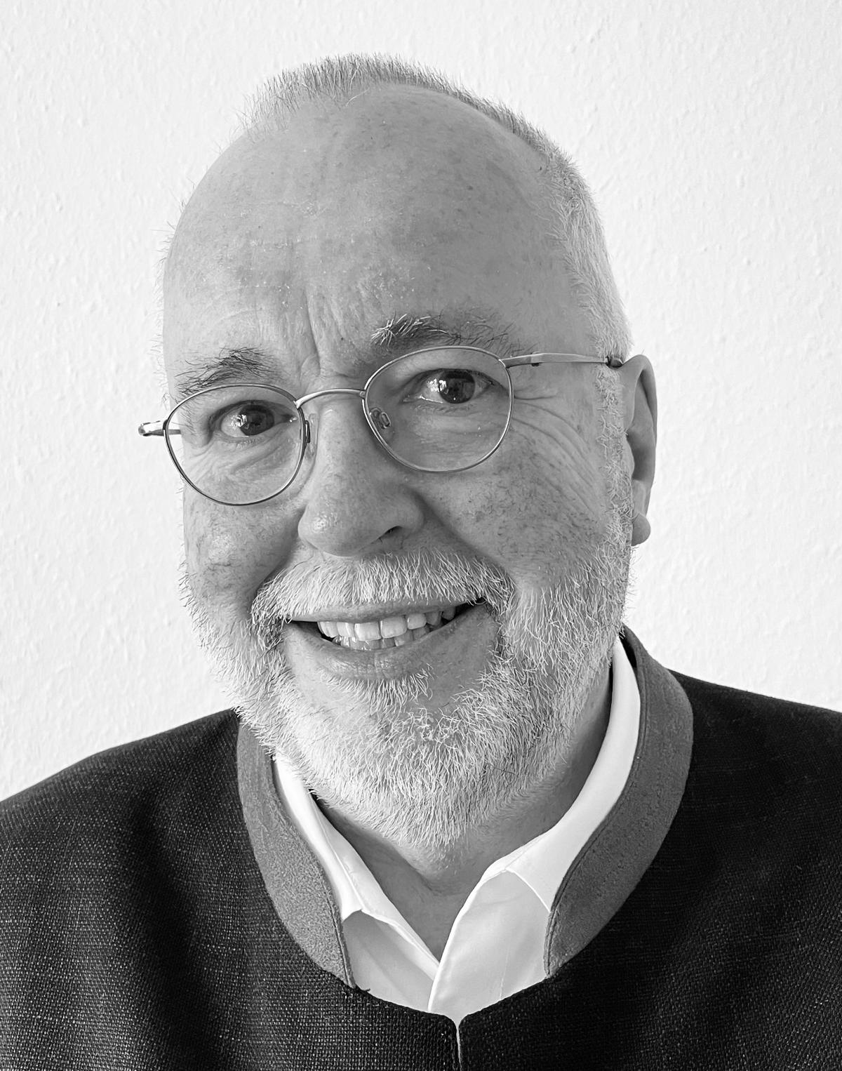 Ulrich Schmitz-Hövener